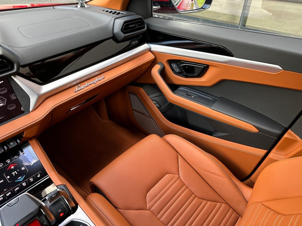 2026 Lamborghini Urus SE West Palm Beach FL