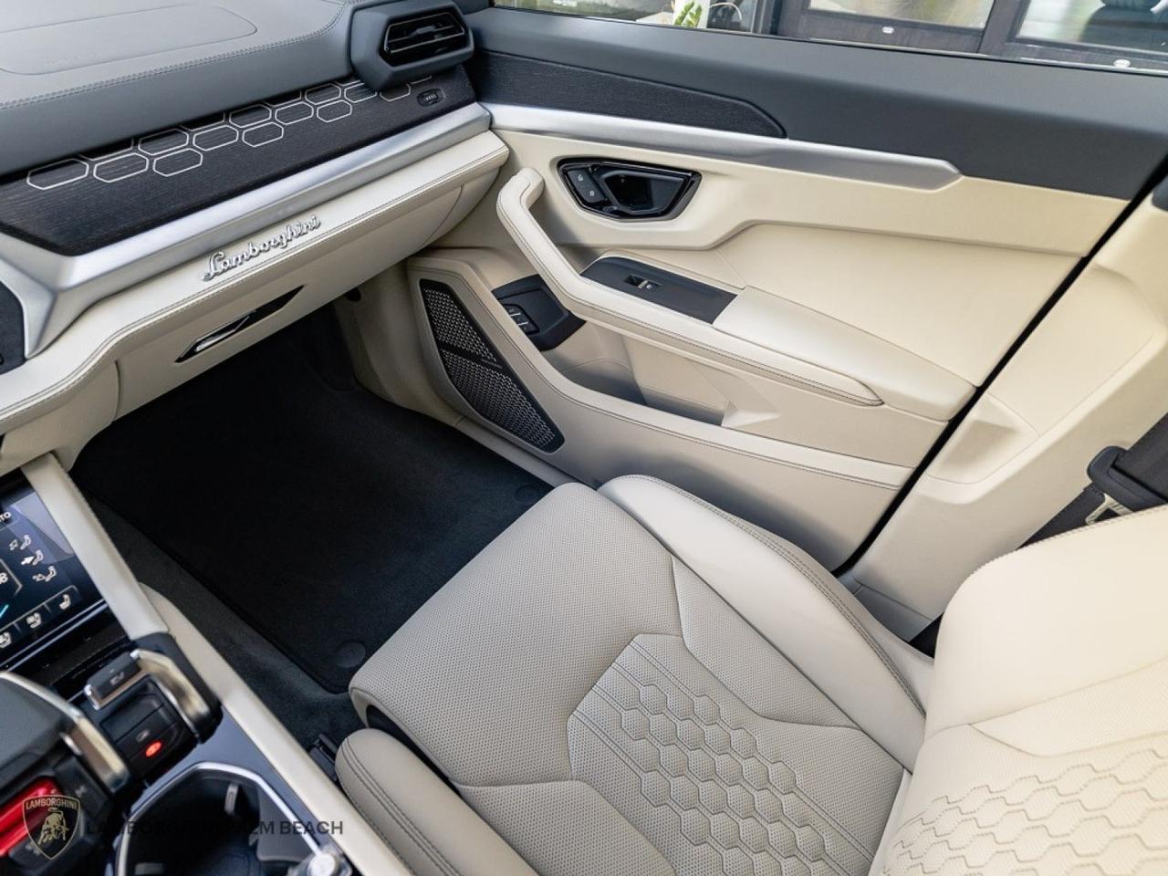 2026 Lamborghini Urus SE West Palm Beach FL
