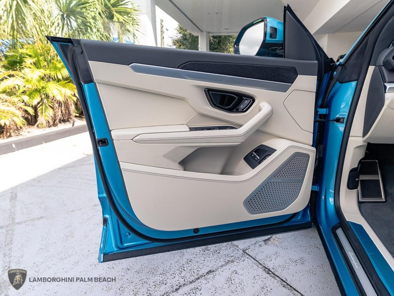 2026 Lamborghini Urus SE West Palm Beach FL