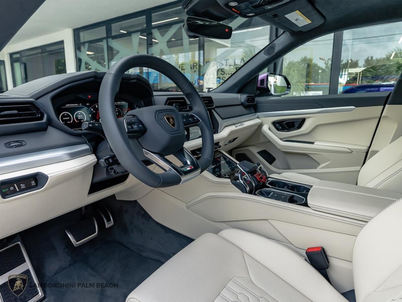 2026 Lamborghini Urus SE West Palm Beach FL