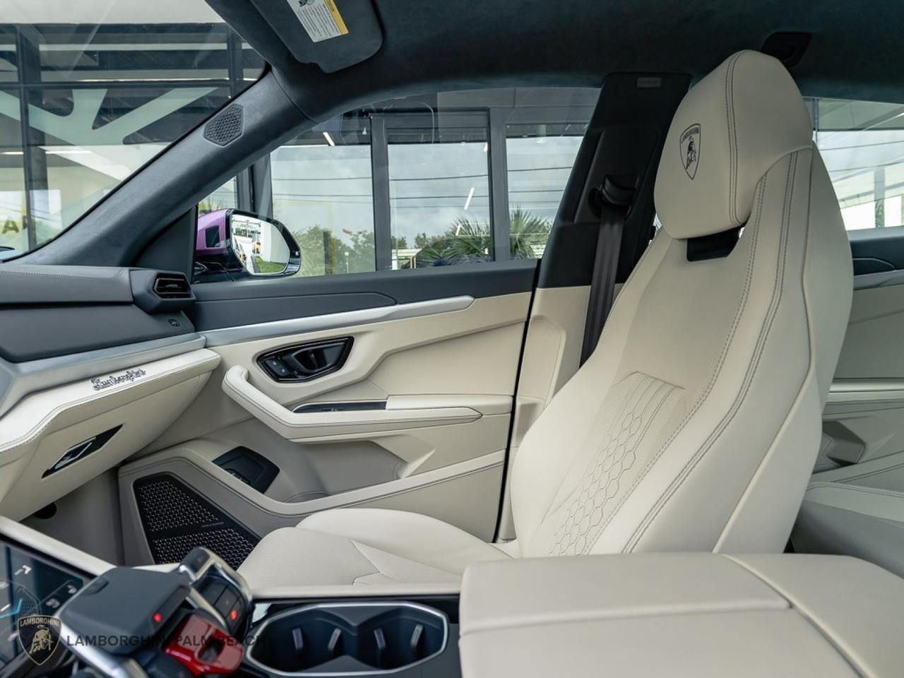 2026 Lamborghini Urus SE West Palm Beach FL