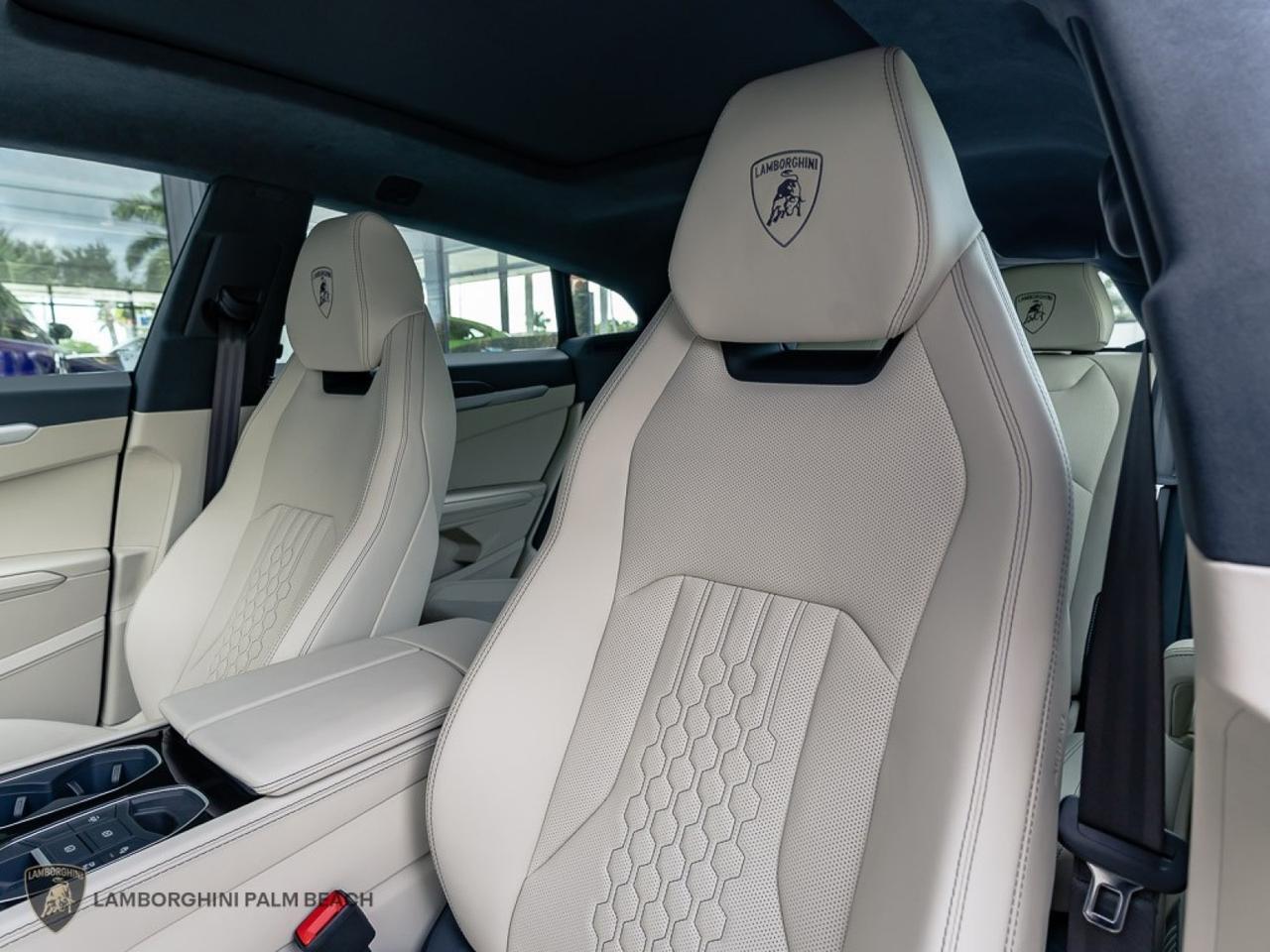 2026 Lamborghini Urus SE West Palm Beach FL