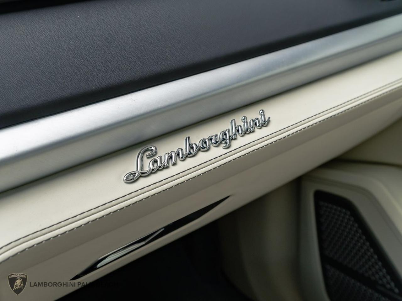 2026 Lamborghini Urus SE West Palm Beach FL