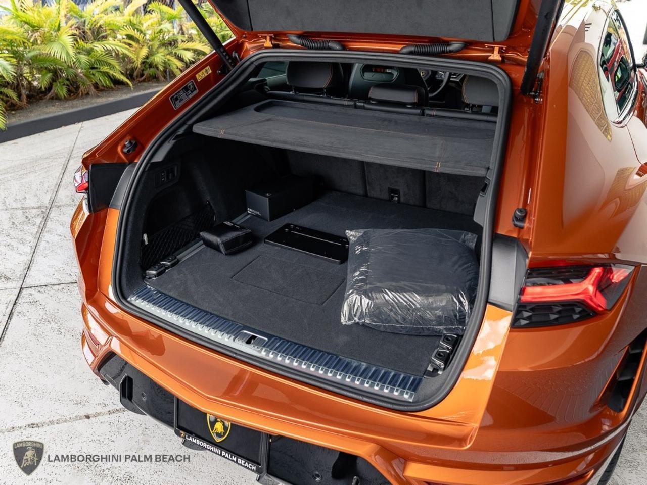 2026 Lamborghini Urus SE West Palm Beach FL