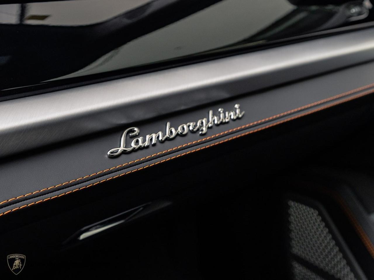 2026 Lamborghini Urus SE West Palm Beach FL