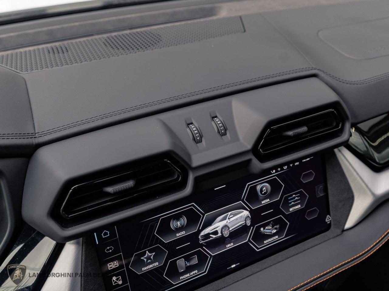 2026 Lamborghini Urus SE West Palm Beach FL