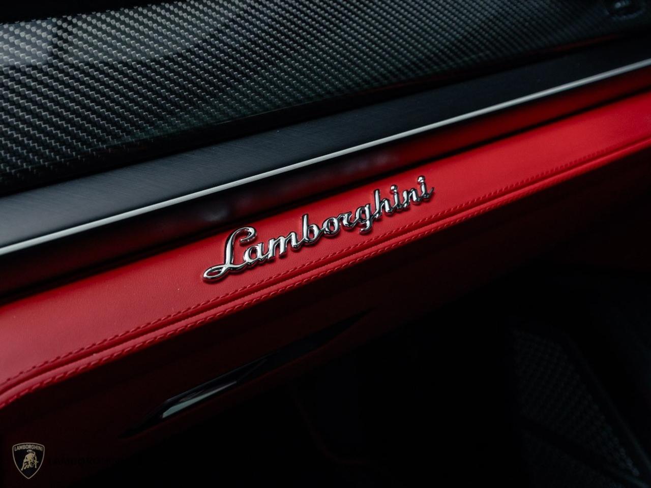 2026 Lamborghini Urus SE West Palm Beach FL