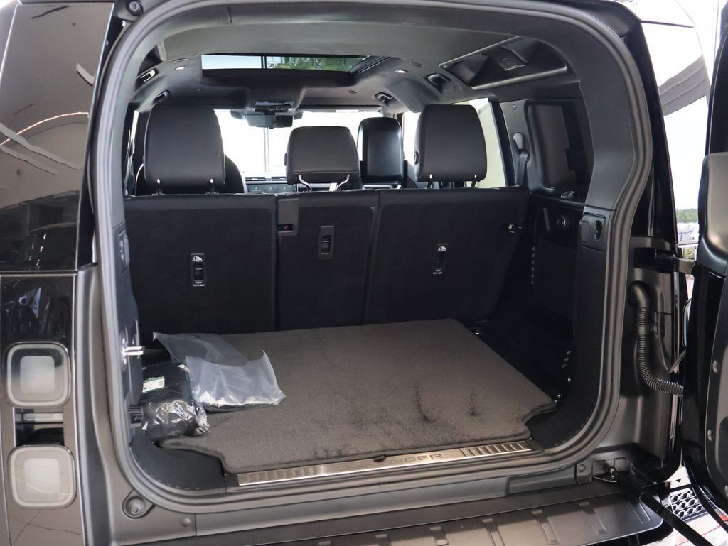 2026 Land Rover Defender 110 OCTA Black San Clemente CA