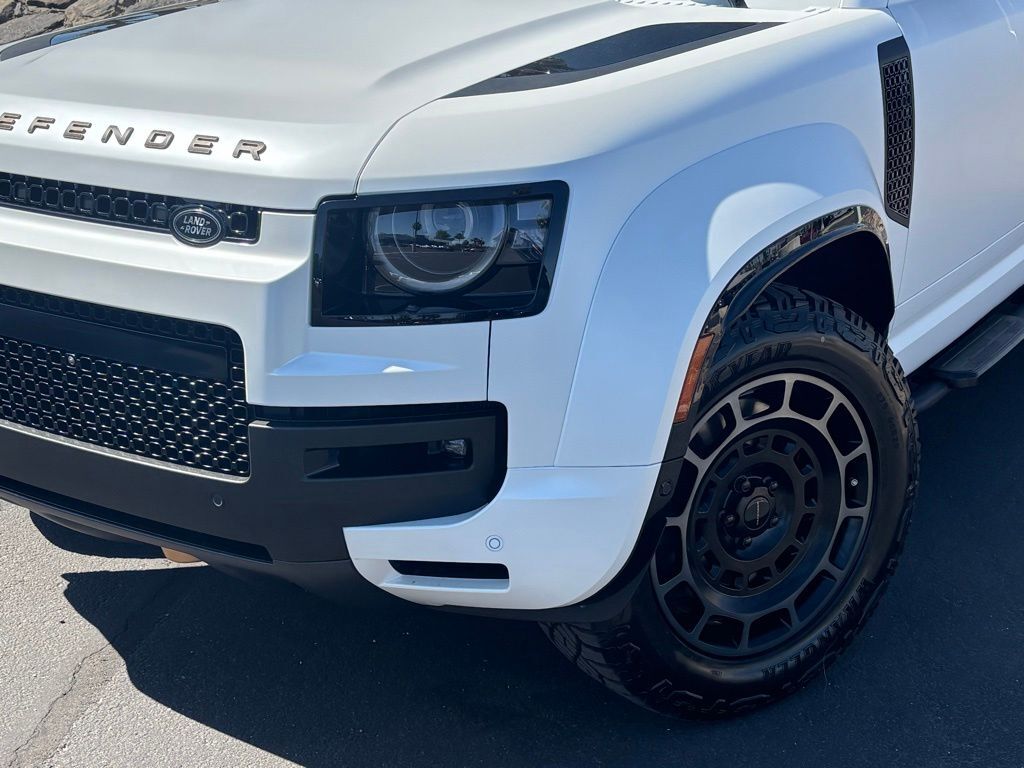 2026 Land Rover Defender 110 OCTA