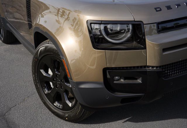 2026 Land Rover Defender 110 S