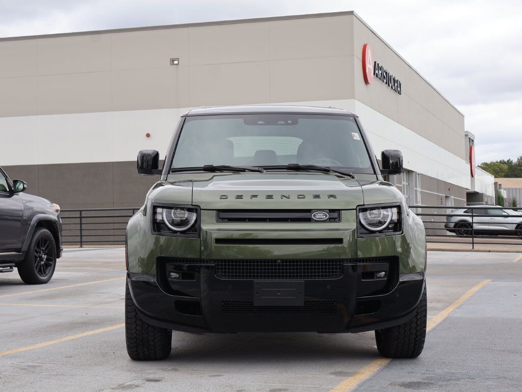 2026 Land Rover Defender 110 X-Dynamic SE