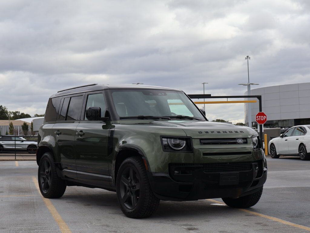 2026 Land Rover Defender 110 X-Dynamic SE