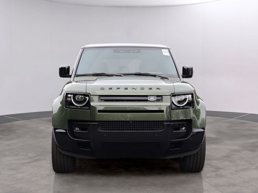2026 Land Rover Defender 110 X-Dynamic SE