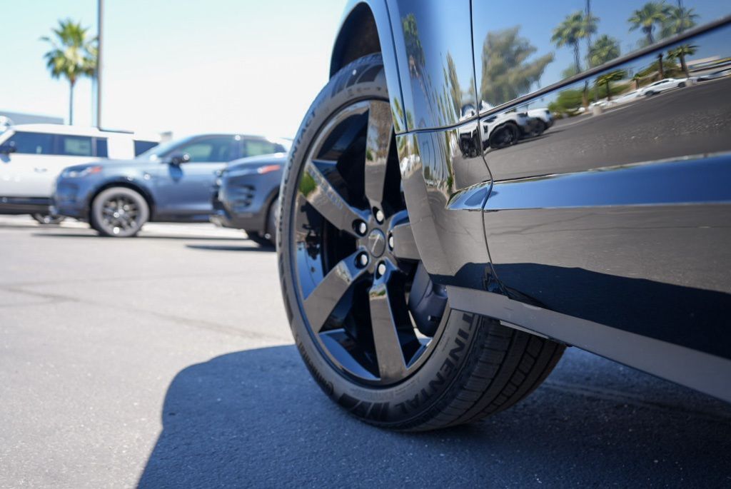 2026 Land Rover Defender 110 X-Dynamic SE