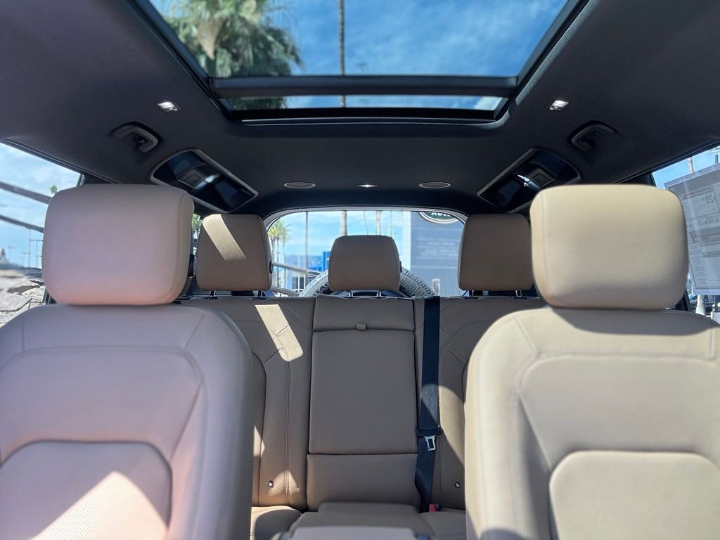 2026 Land Rover Defender 110 X-Dynamic SE Tucson AZ