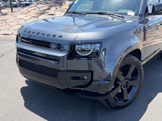 2026 Land Rover Defender 110 X-Dynamic SE