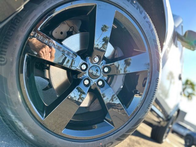 2026 Land Rover Defender 110 X-Dynamic SE