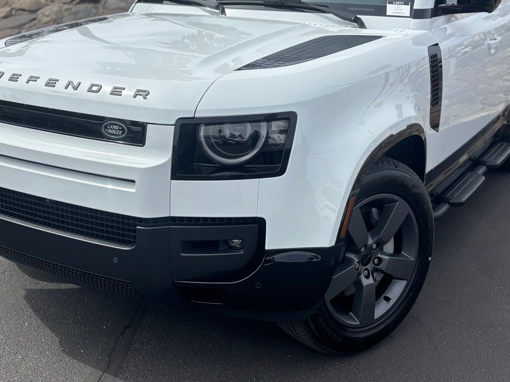 2026 Land Rover Defender 110 X-Dynamic SE
