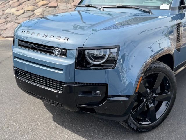 2026 Land Rover Defender 110 X-Dynamic SE