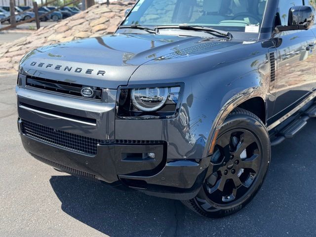 2026 Land Rover Defender 110 X-Dynamic SE