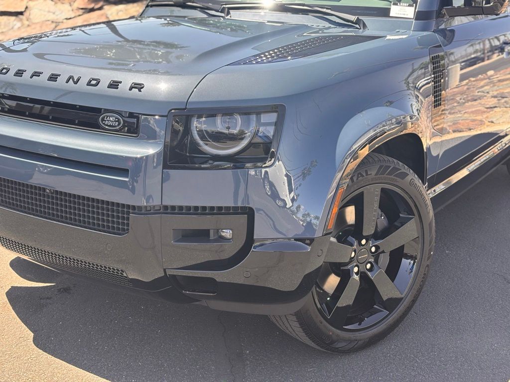 2026 Land Rover Defender 110 X-Dynamic SE