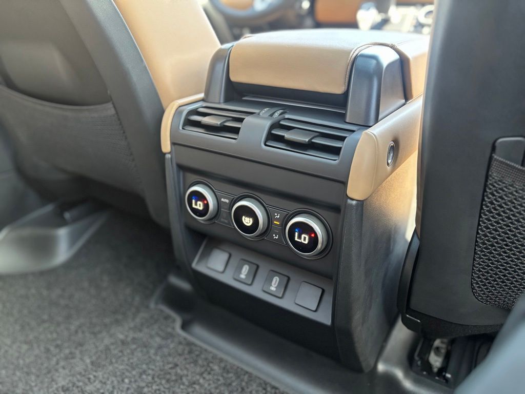 2026 Land Rover Defender 110 X-Dynamic SE Tucson AZ