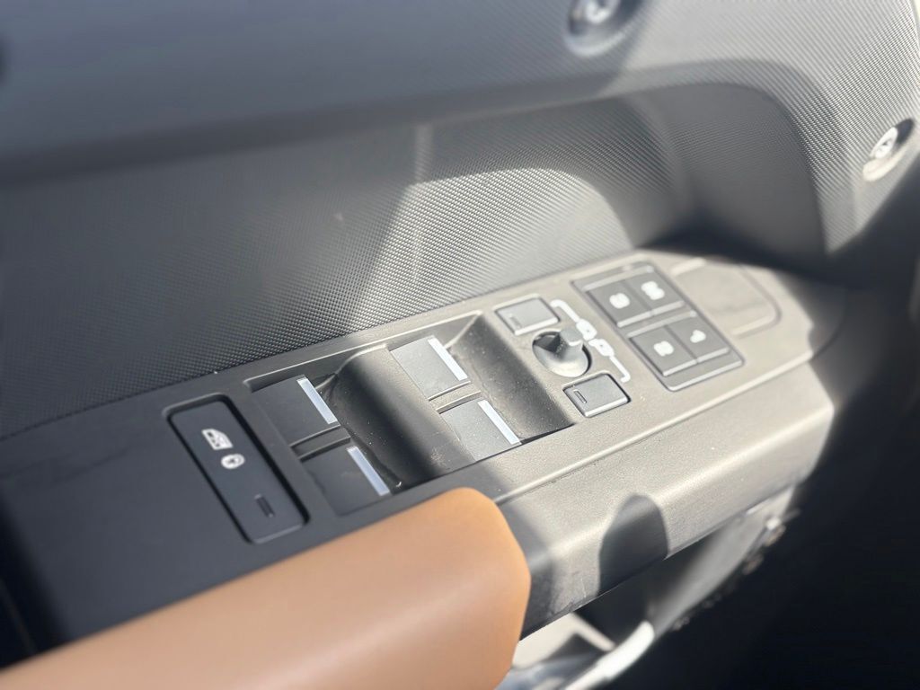 2026 Land Rover Defender 110 X-Dynamic SE Tucson AZ