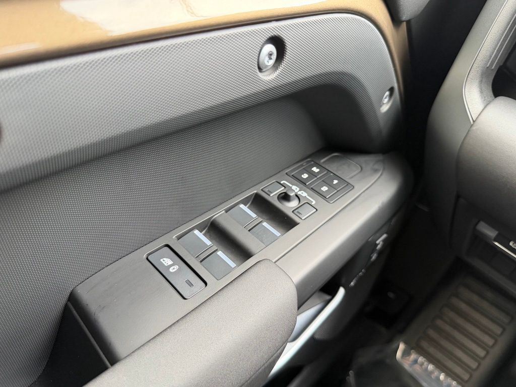 2026 Land Rover Defender 110 X-Dynamic SE Tucson AZ