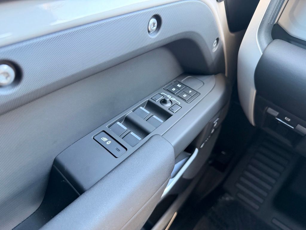 2026 Land Rover Defender 110 X-Dynamic SE Tucson AZ