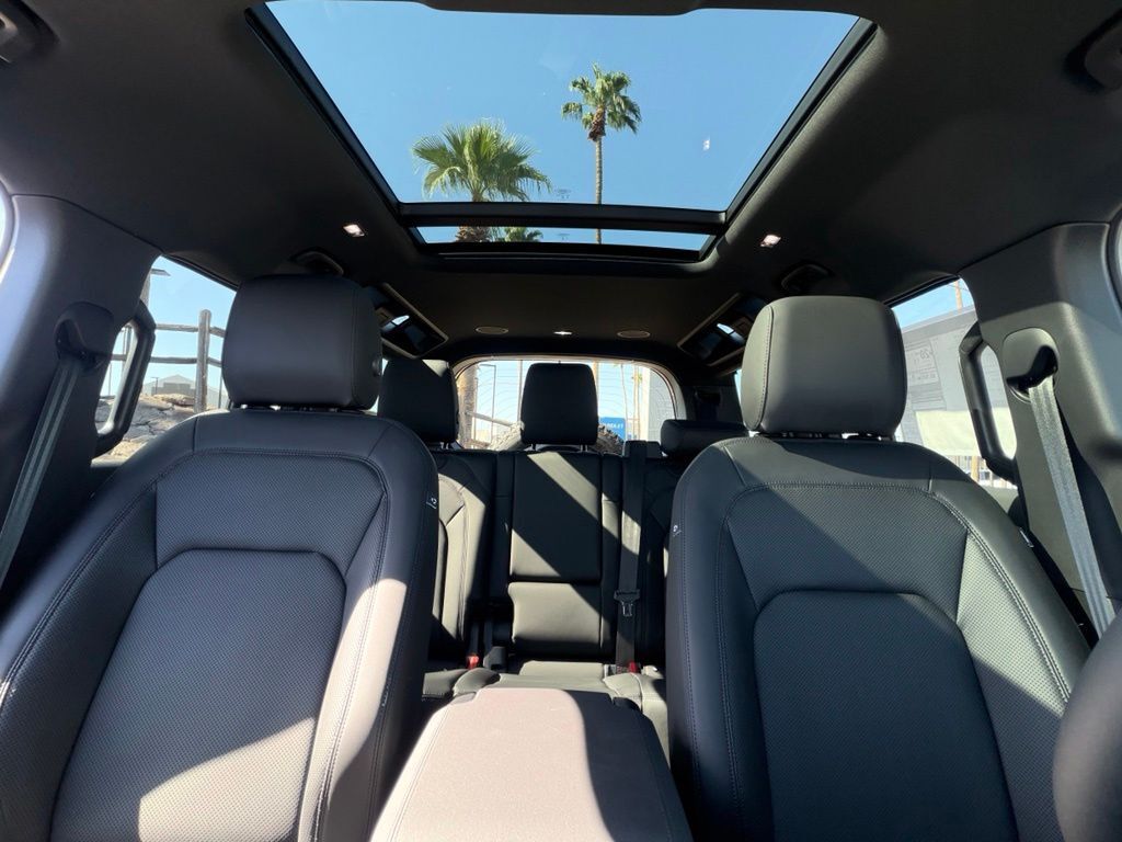 2026 Land Rover Defender 110 X-Dynamic SE Tucson AZ