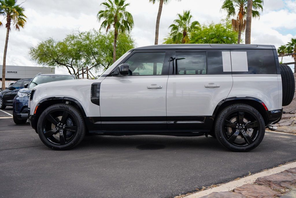 2026 Land Rover Defender 110 X-Dynamic SE