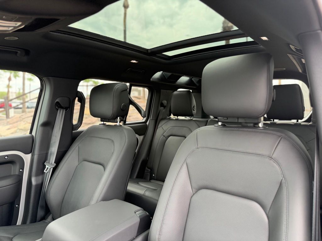 2026 Land Rover Defender 110 X-Dynamic SE Tucson AZ