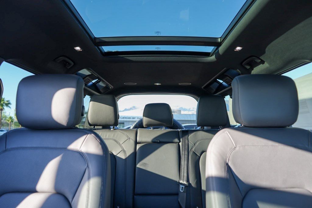 2026 Land Rover Defender 110 X-Dynamic SE Tucson AZ