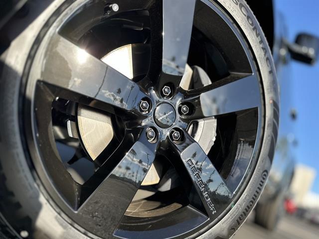 2026 Land Rover Defender 130 P400 X-Dynamic SE