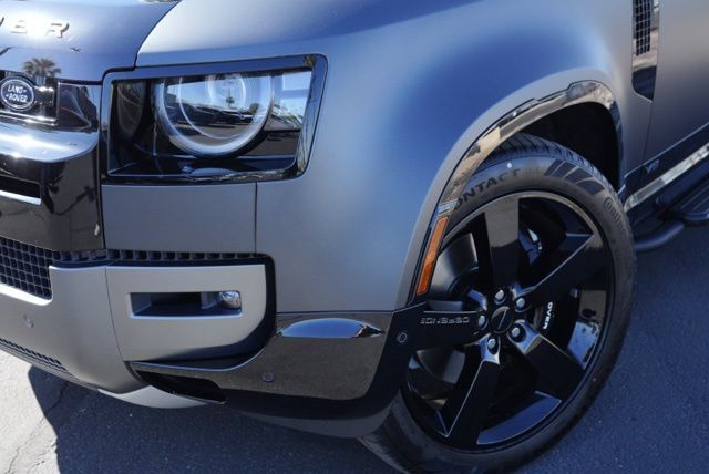 2026 Land Rover Defender 130 V8