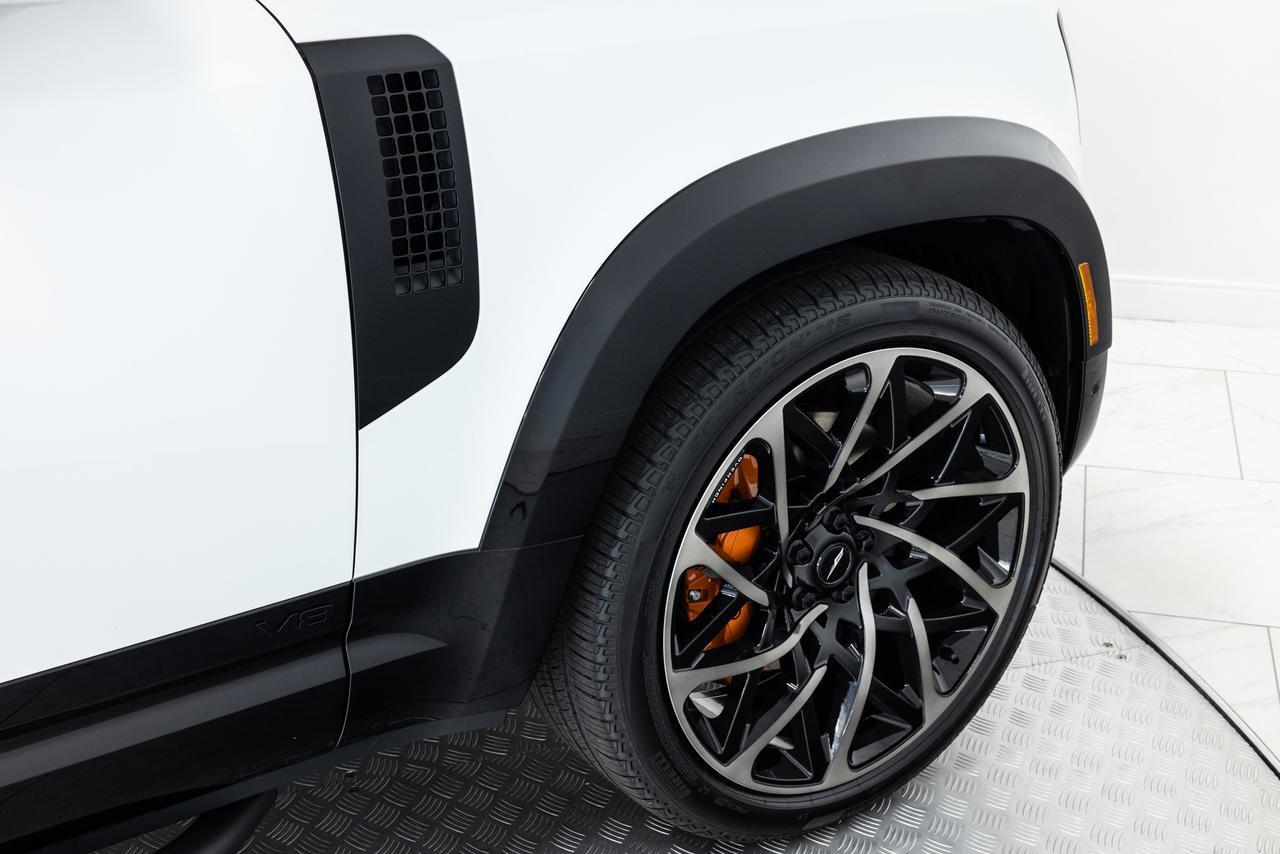 2026 Land Rover Defender V8 - Photo 21
