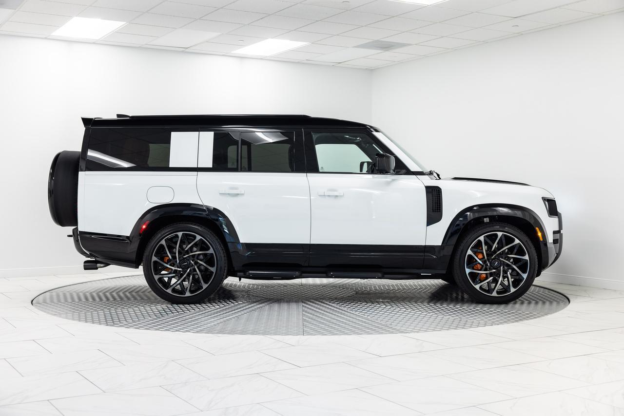 2026 Land Rover Defender V8 - Photo 7
