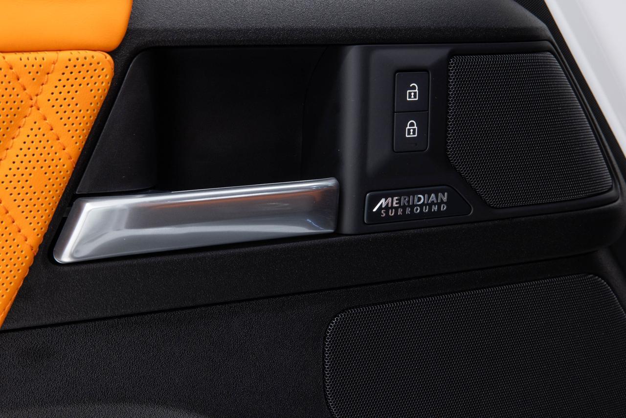 2026 Land Rover Defender V8 - Photo 35