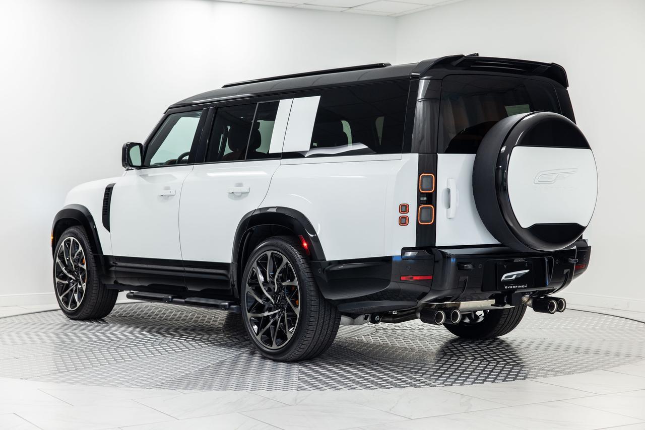 2026 Land Rover Defender 130 V8