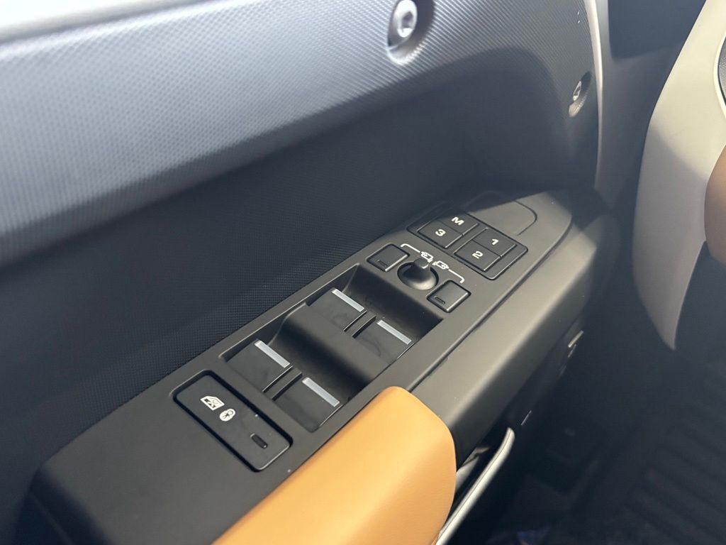 2026 Land Rover Defender 130 X-Dynamic SE Tucson AZ