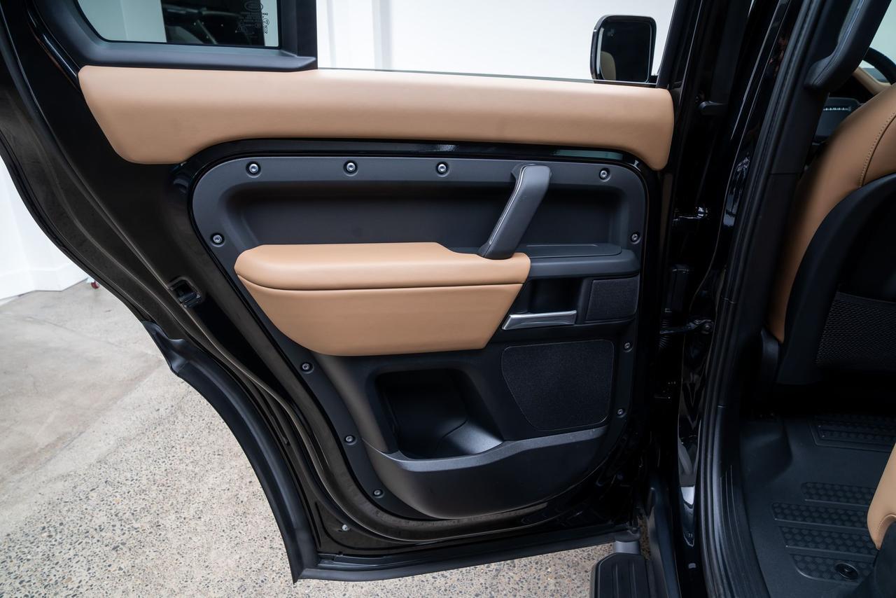 2026 Land Rover Defender 130 X-Dynamic SE Ventilated Seats Head Up Display Portland OR
