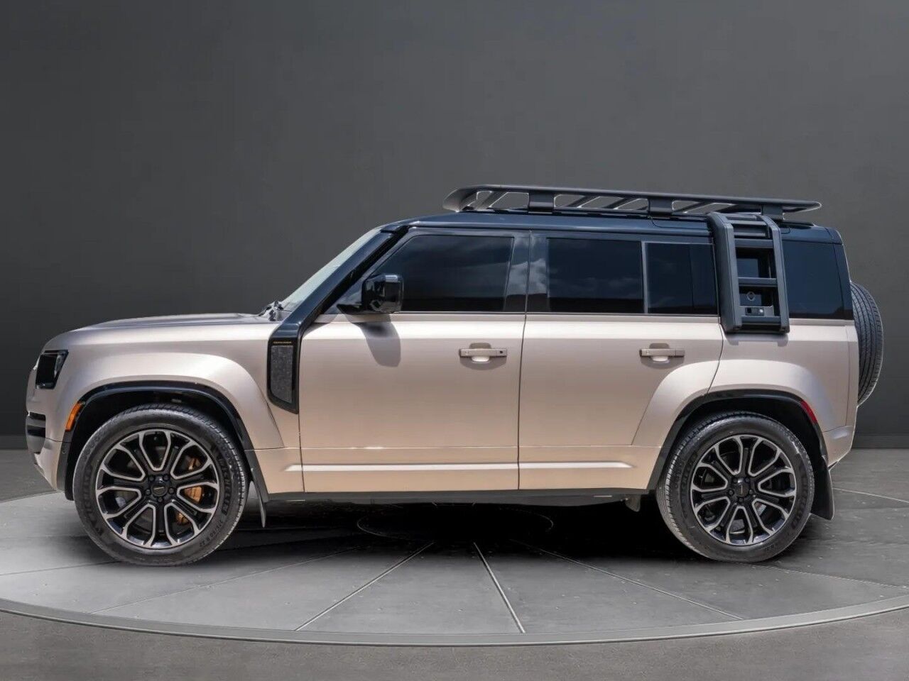2026 Land Rover Defender OCTA