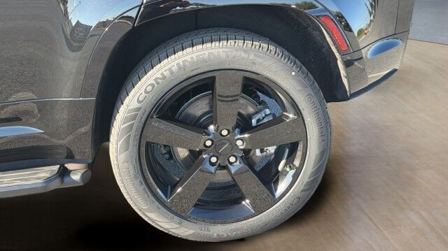 2026 Land Rover Defender X-Dynamic SE San Juan TX