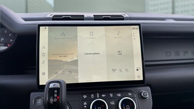 2026 Land Rover Defender X-Dynamic SE San Juan TX