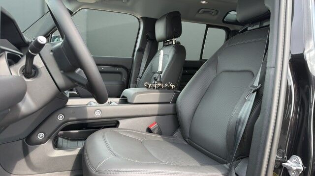 2026 Land Rover Defender X-Dynamic SE San Juan TX