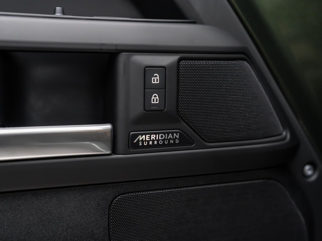 2026 Land Rover Defender X-Dynamic SE Van Nuys CA