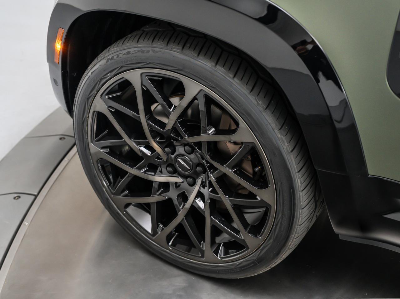 2026 Land Rover Defender X-Dynamic SE Van Nuys CA