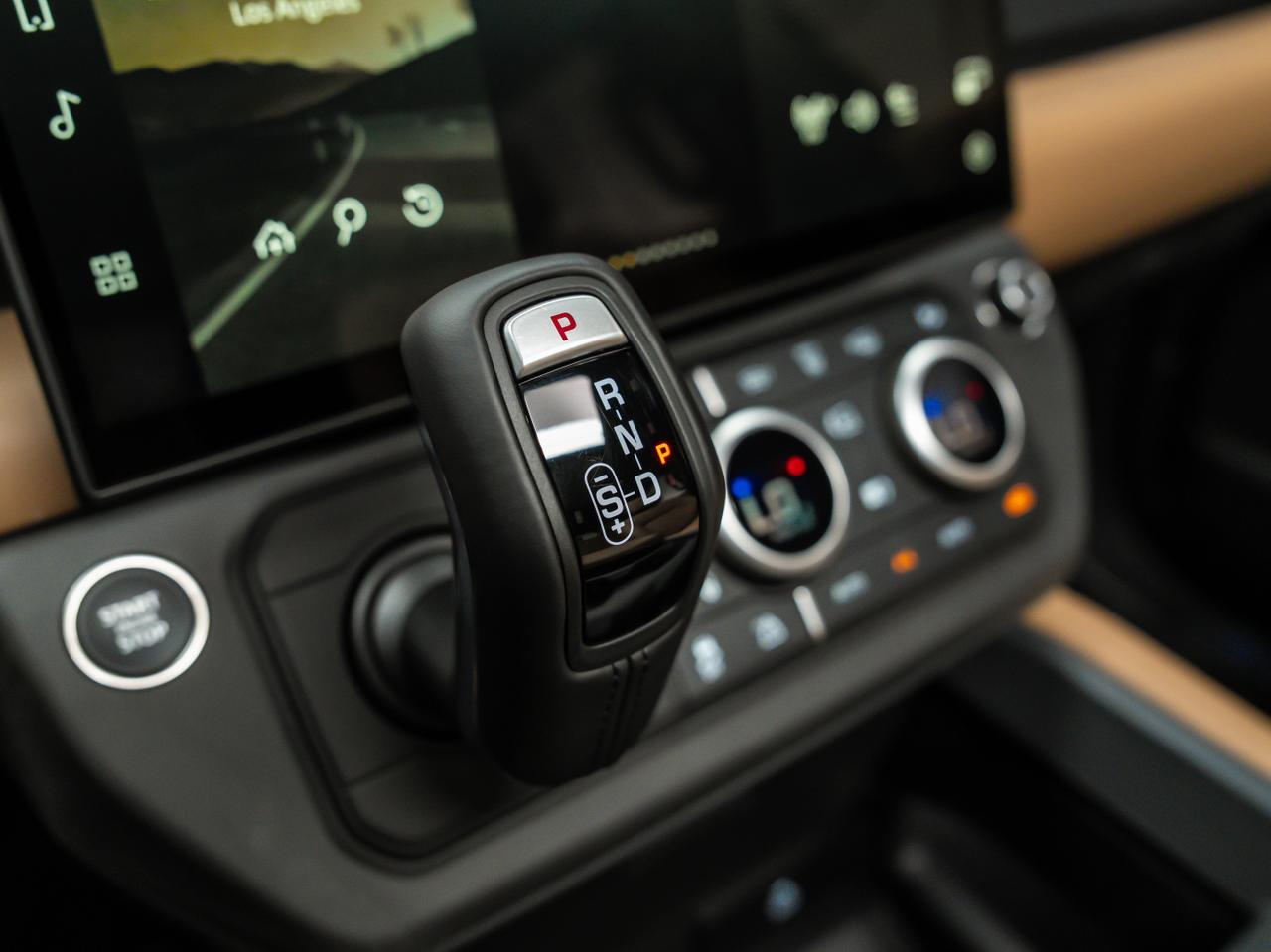 2026 Land Rover Defender X-Dynamic SE Van Nuys CA