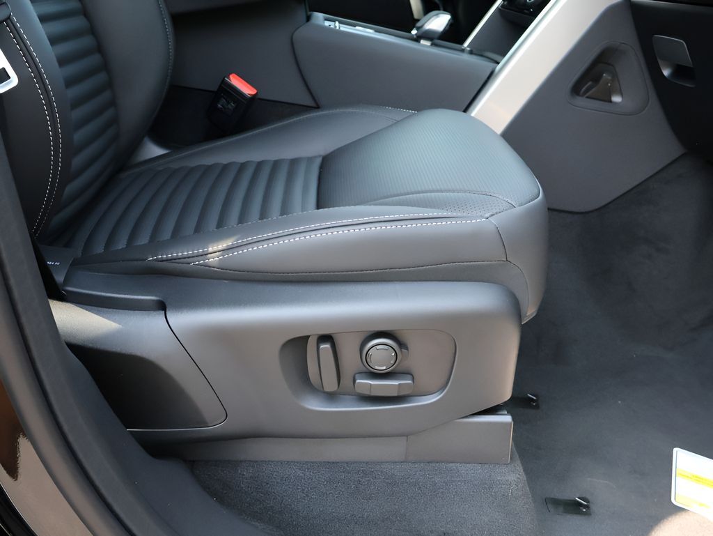 2026 Land Rover Discovery Dynamic SE San Clemente CA