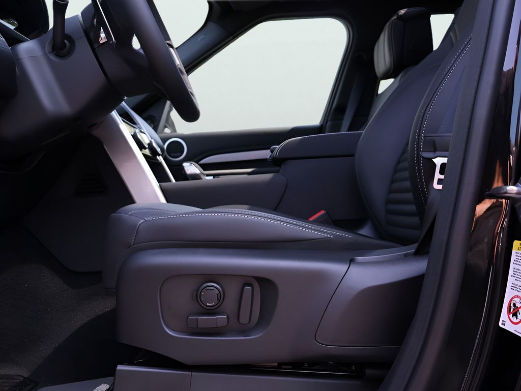 2026 Land Rover Discovery Dynamic SE San Clemente CA